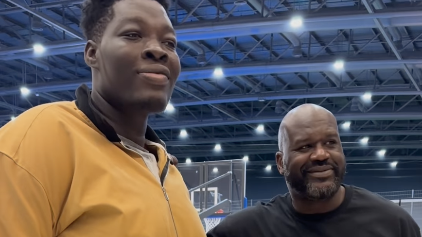 ‘World’s tallest basketball player’ makes Shaq look small